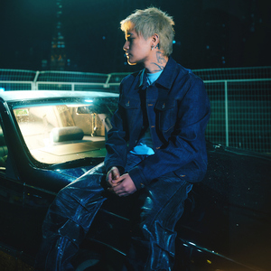 非洲大屁股美女与野兽交配视频
